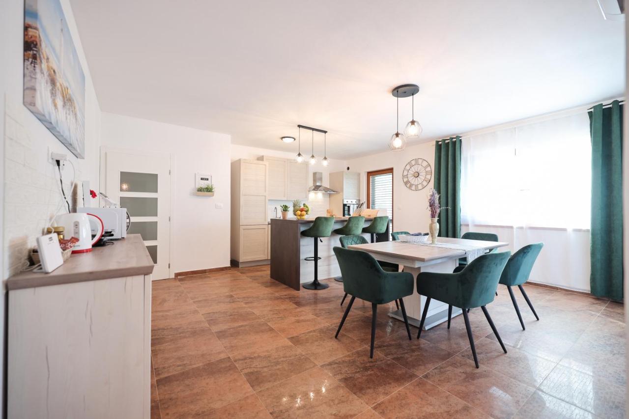 Apartment Blue Anchor Zara Esterno foto